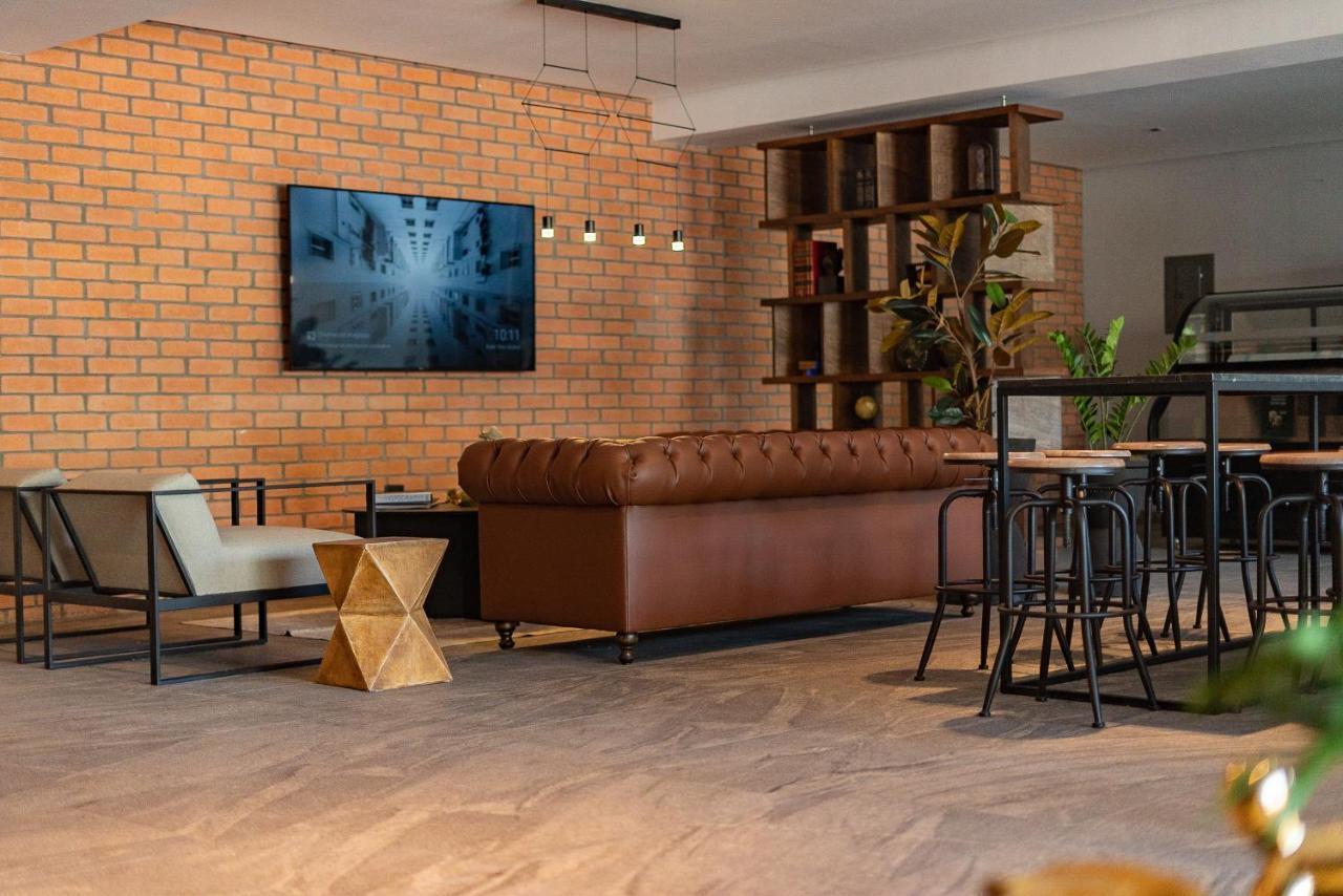 Fulton Business Luxury Hotel غوادالاجارا المظهر الخارجي الصورة