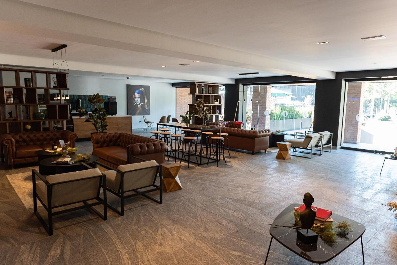 Fulton Business Luxury Hotel غوادالاجارا المظهر الخارجي الصورة