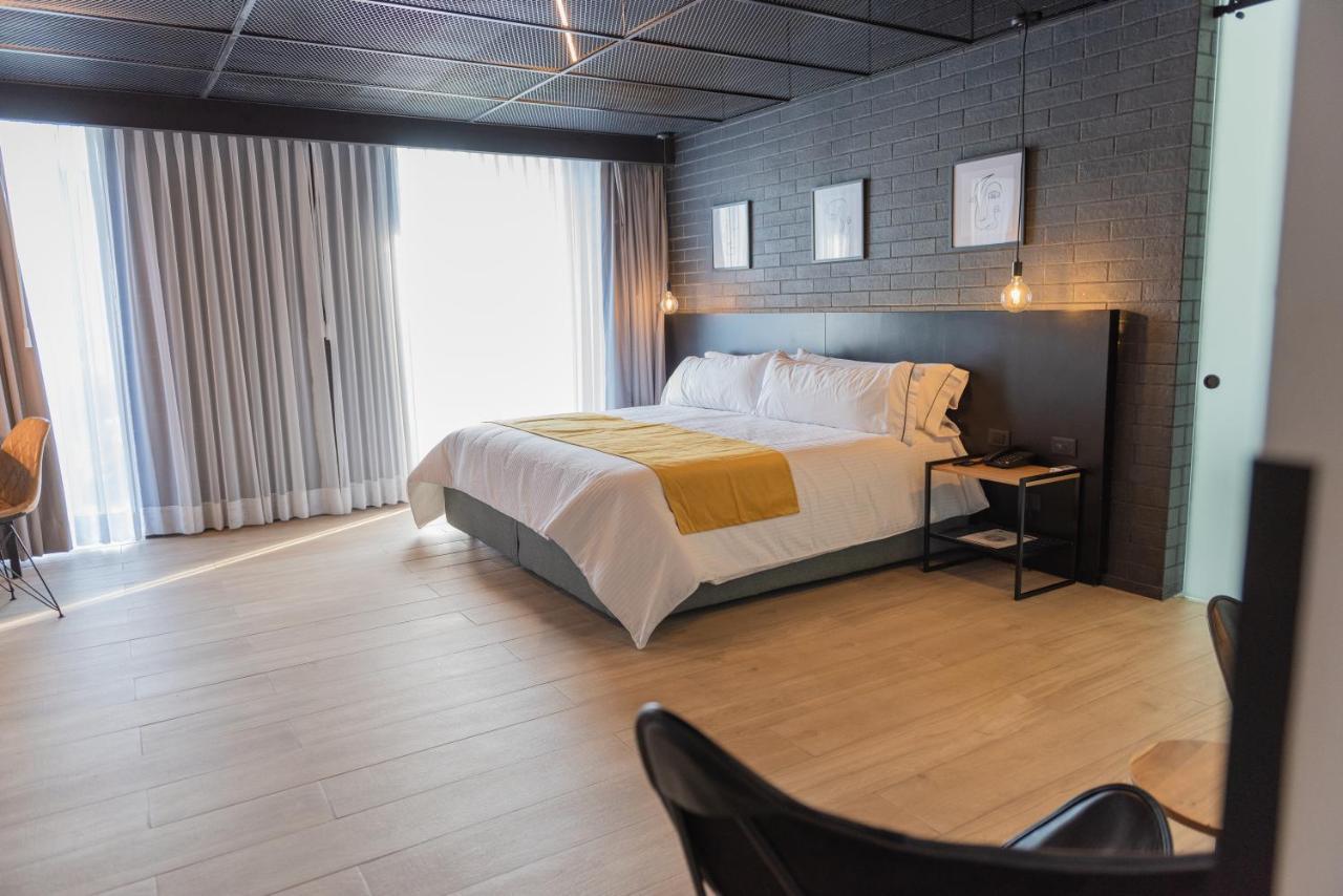 Fulton Business Luxury Hotel غوادالاجارا المظهر الخارجي الصورة